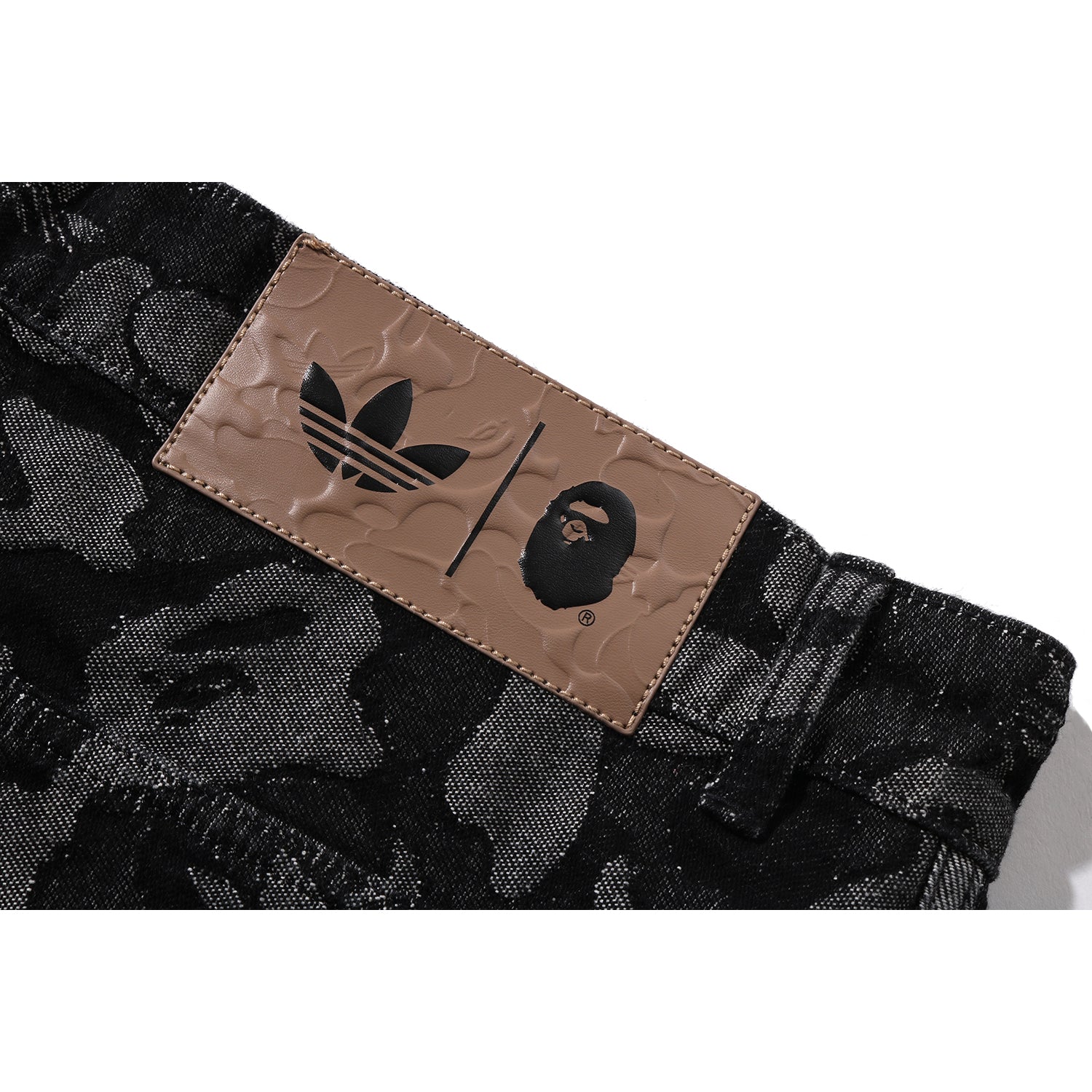 BAPE X ADIDAS CAMO JACQUARD SHARK DENIM JORTS MENS – Image 6