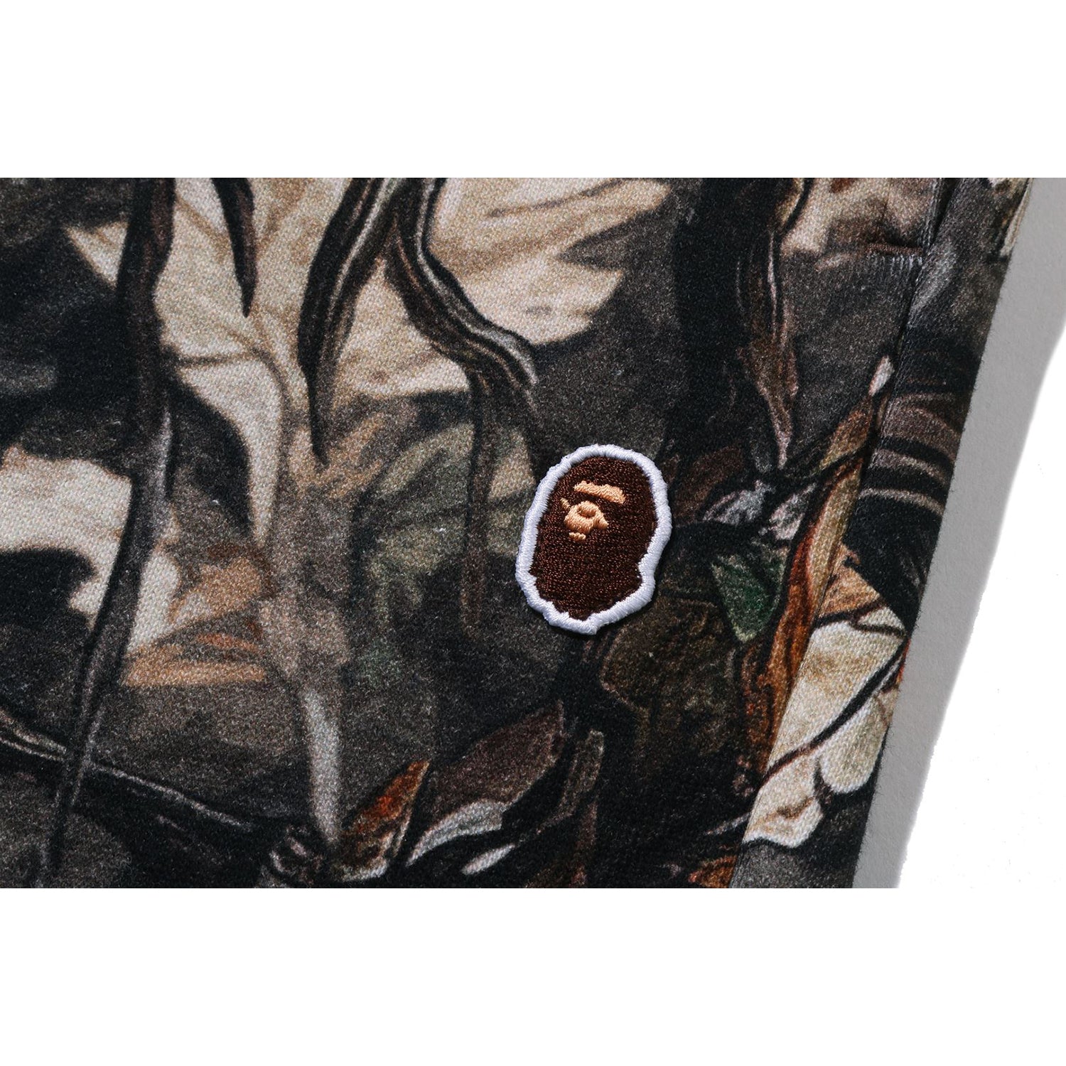 TREE EDGE CAMO RELAXED FIT SWEAT PANTS MENS – Image 3