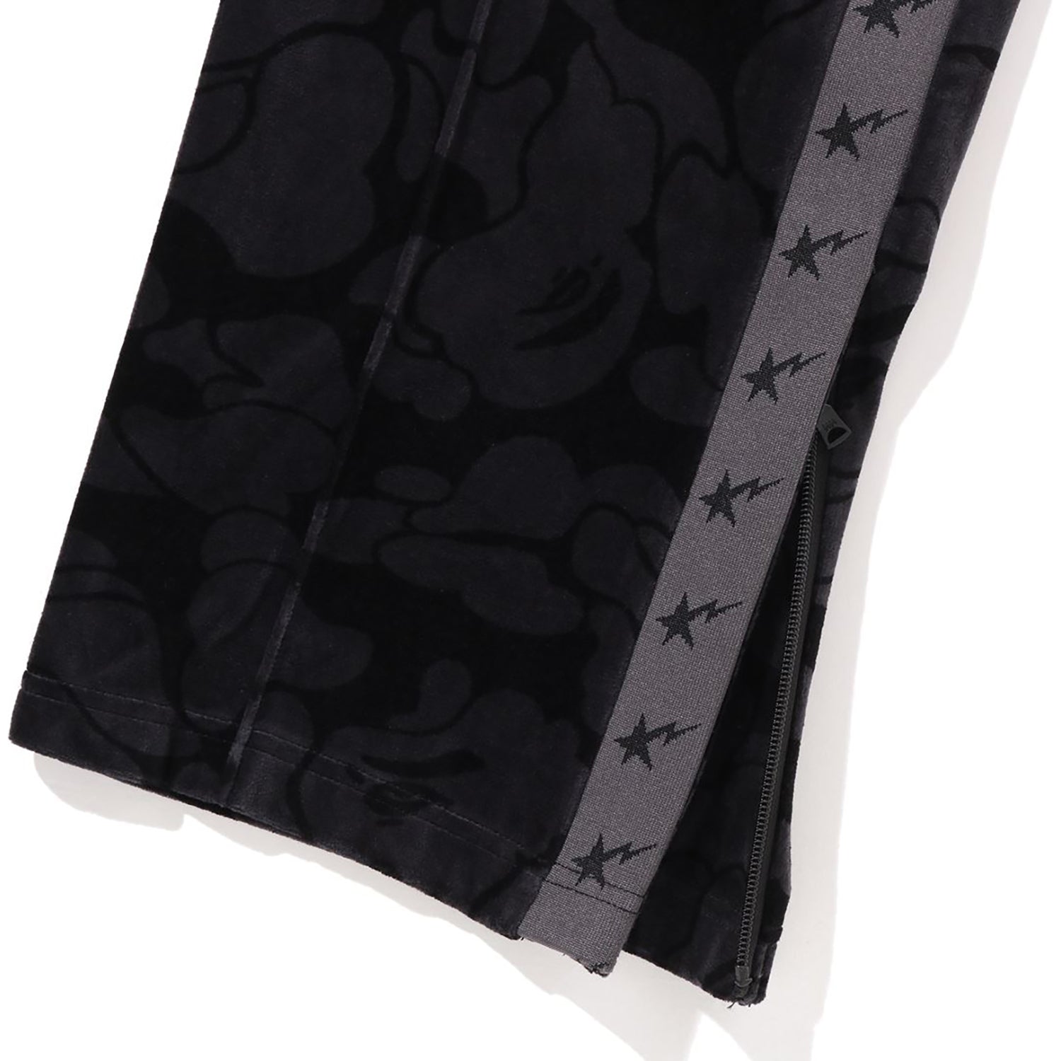 SOLID CAMO VELOUR METAL ONE POINT RELAXED FIT TRACK PANTS MENS – Image 6