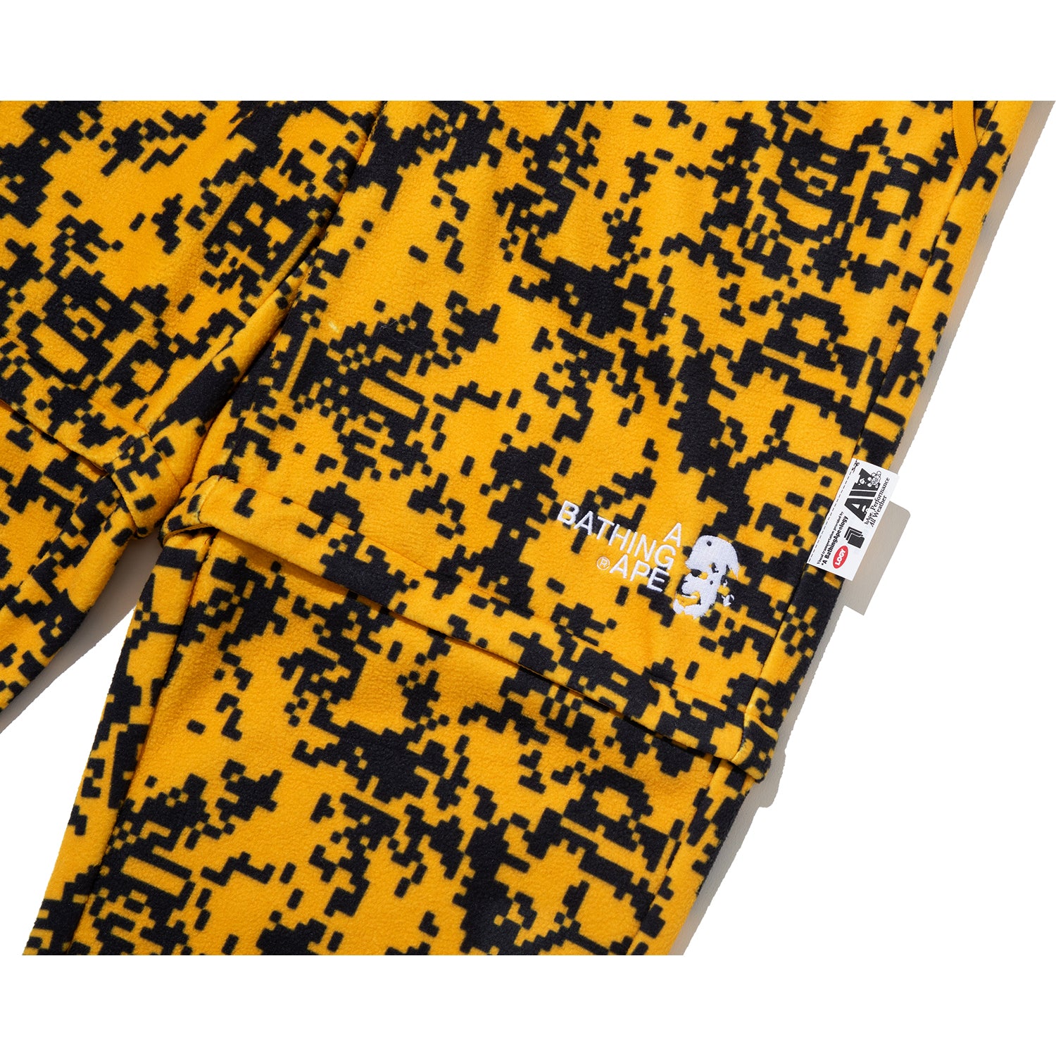 BAPE BY KAZUKI KURAISHI PIXELATE CAMO POLARFLEECE PANTS MENS – Image 2