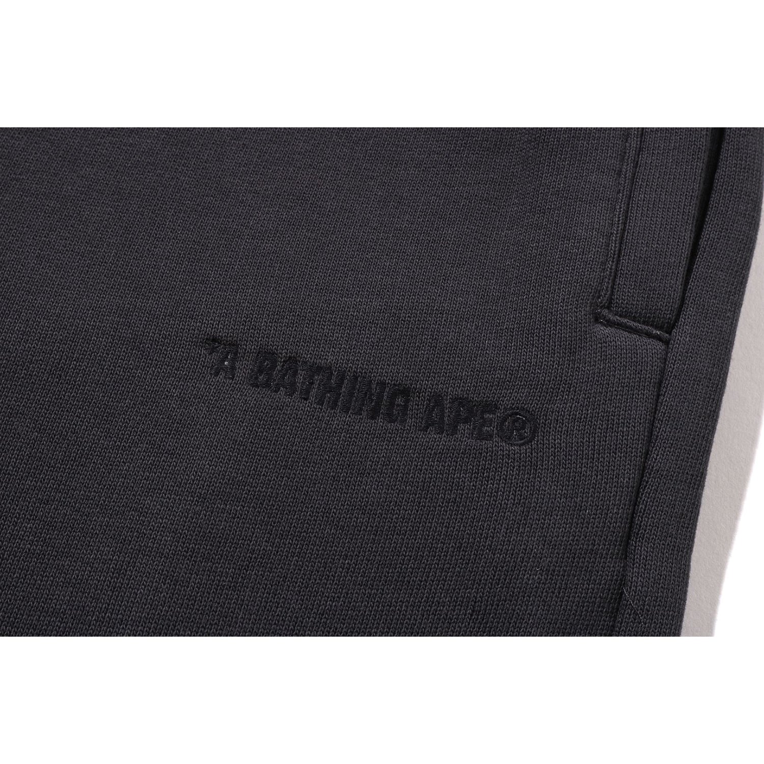 BATHING APE LOGO KNEE LENGTH RELAXED FIT SWEAT SHORTS MENS – Image 3