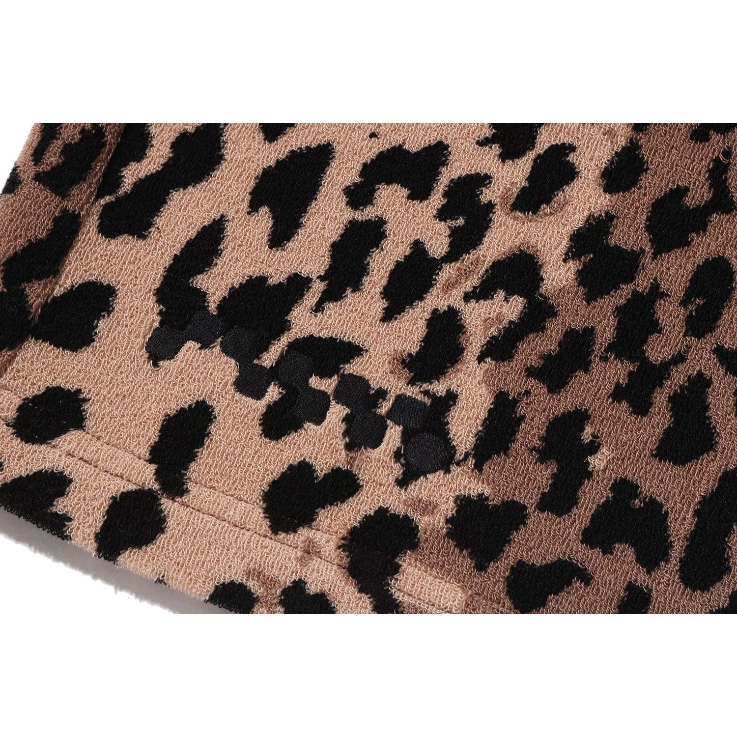 BAPE BY KAZUKI KURAISHI LEOPARD JACQUARD SHORTS MENS – Image 4
