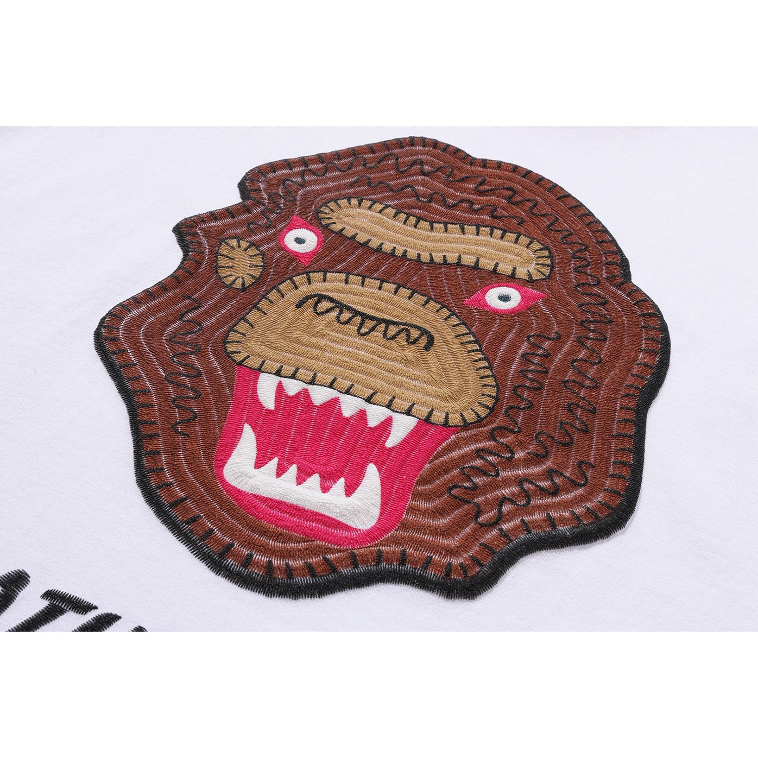 EMBROIDERY STYLE SOUVENIR LOGO TEE MENS – Image 2